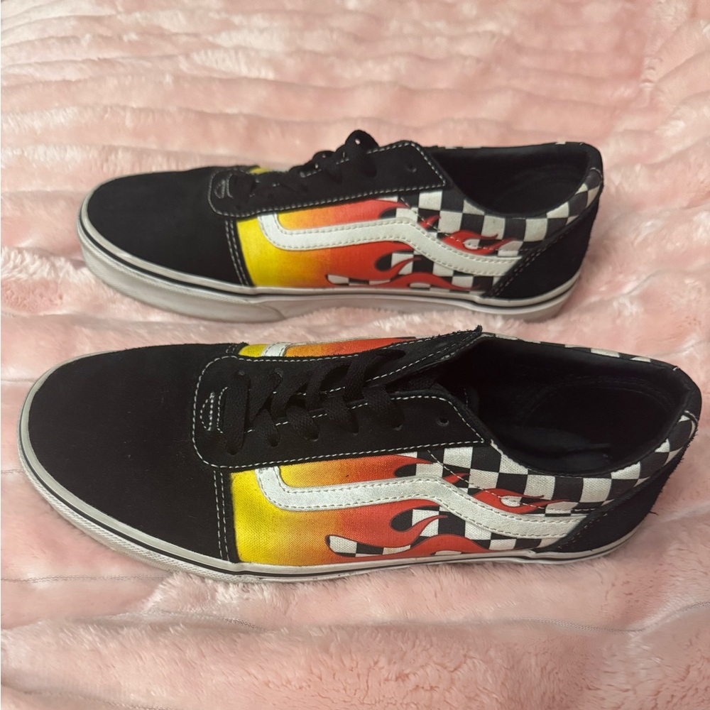 Vans Old Skool BIG KIDS
Flame (2017)